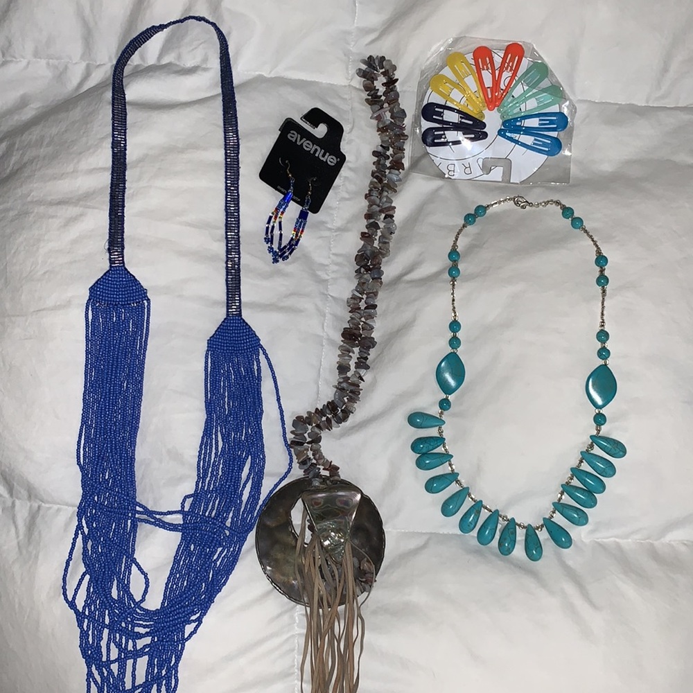 Hair clips and necklaces - assorted colors 5 pairs, 10 total